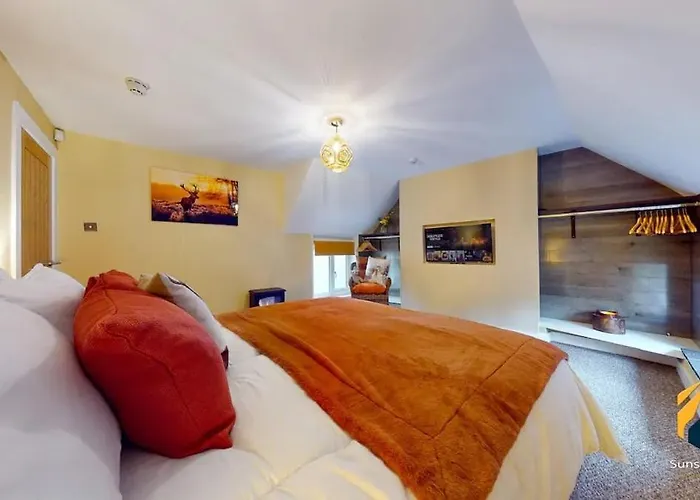 4 Bed Apartment- With Cosy Pub - Food/Drink 10%Off