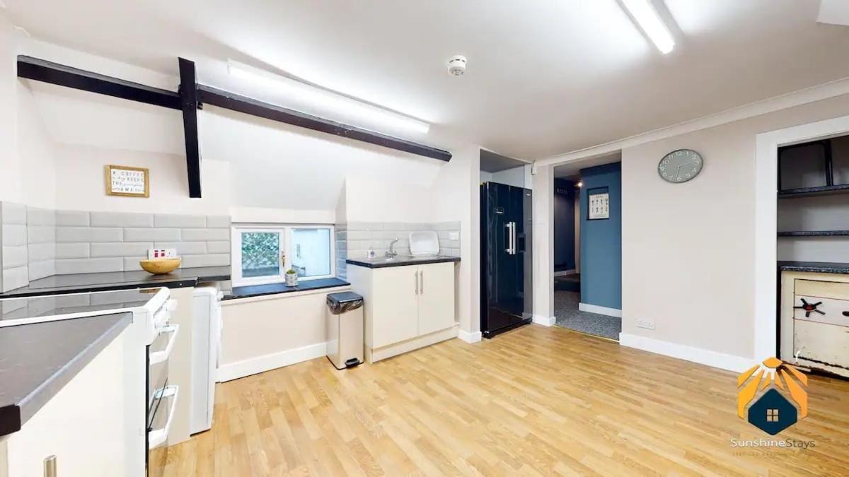 4 Bed Apartment- With Cosy Pub - Food/drink 10%off Apartment