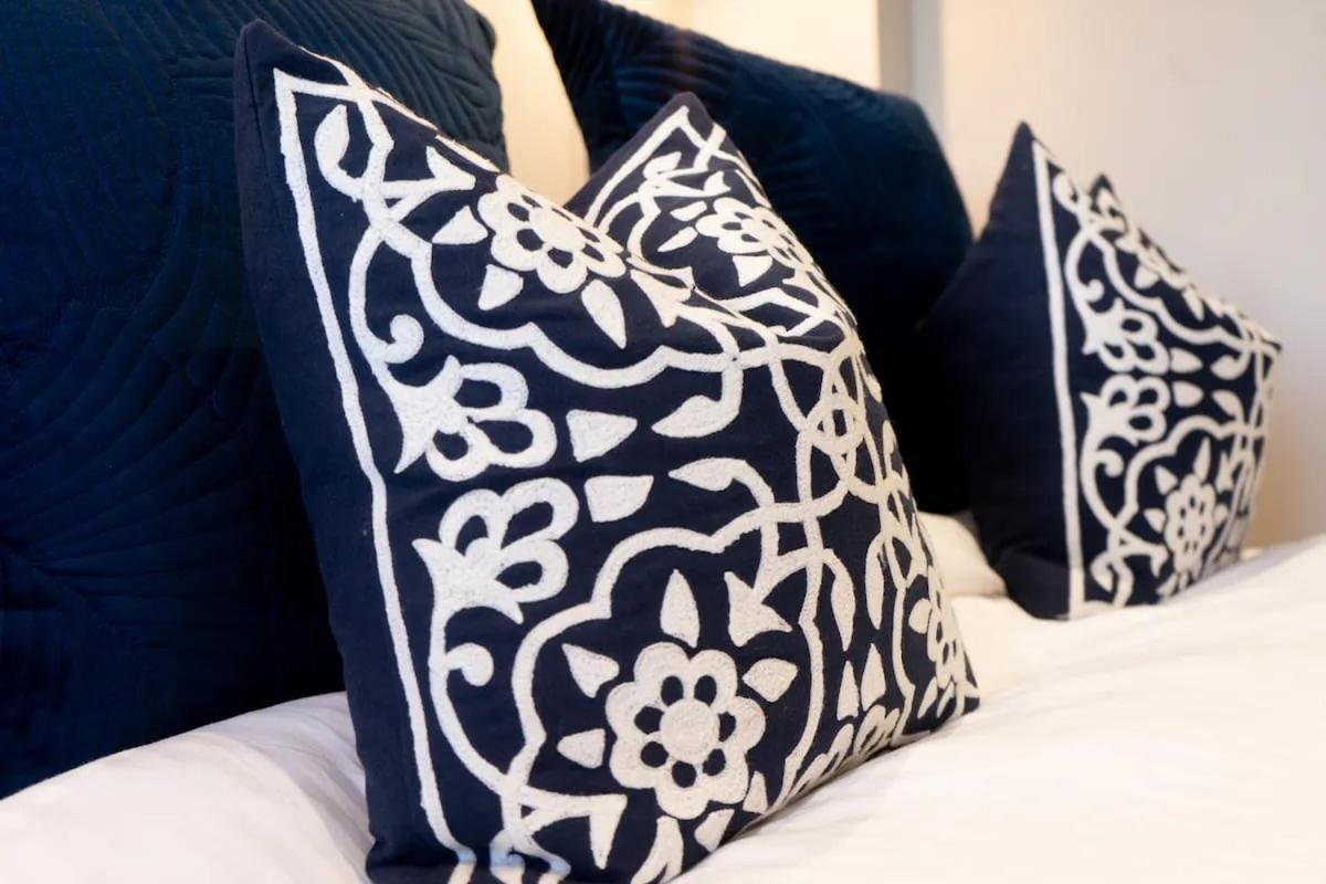 4 Bed Apartment- With Cosy Pub - Food/drink 10%off Apartment *