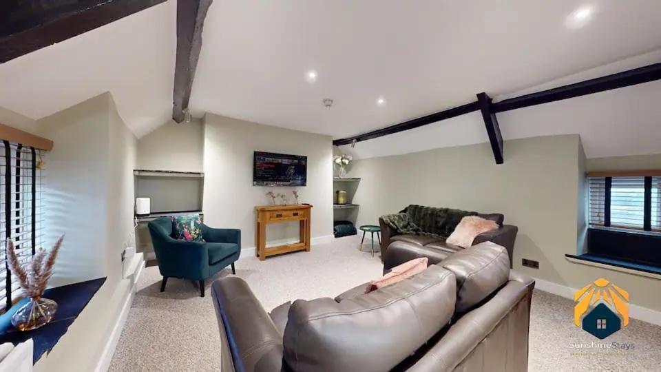 4 Bed Apartment- With Cosy Pub - Food/drink 10%off Apartment