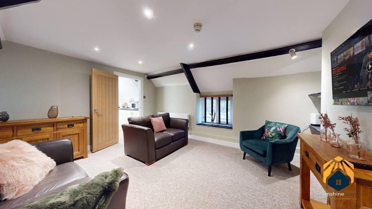 Apartment 4 Bed Apartment- With Cosy Pub - Food/drink 10%off *