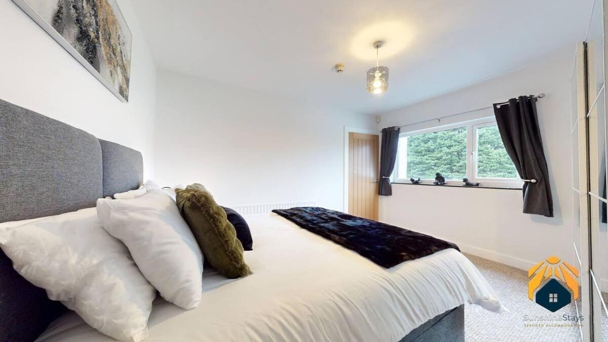 Apartment 4 Bed Apartment- With Cosy Pub - Food/drink 10%off Pontypool